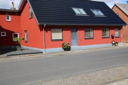 Sevel B&B set fra gaden.